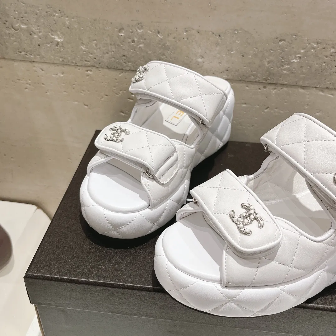 👟👟Ex-factory price 520👟👟 (top version) CHANEL Chanel C Jia Xiaoxiang 24ss new wedge heel open toe high heel sandals Top counter quality, don’t be super stunning the moment you put it on your feet🔥All materials are customized according to the original version! Upper: imported cowhide, lining: imported sheepskin, feet: sheepskin, sole: original outsole, size: 34-41